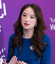 女性要敢于&ldquo;往桌前坐&rdquo;