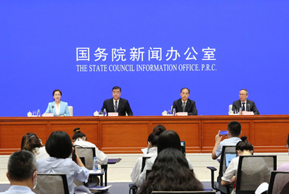 国新办举行农村饮水安全脱贫攻坚新闻发布会