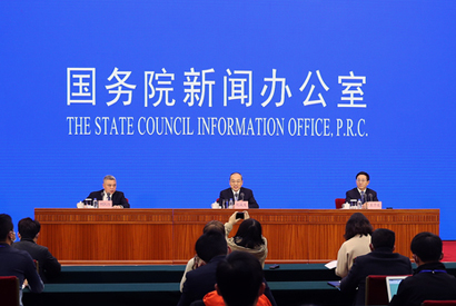 国新办在昆明举行云南脱贫攻坚情况新闻发布会