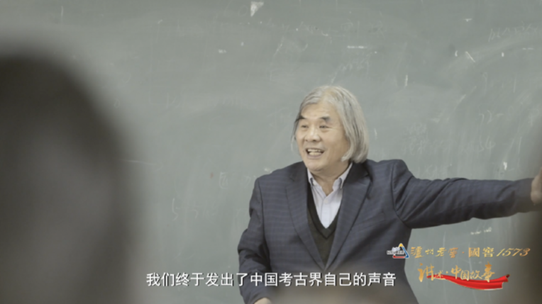 图为王建新在西北大学讲授月氏文化
