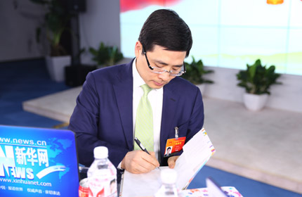 从中国制造到中国智造的转型过程中要认识到制造业的外移问题带来的影响。