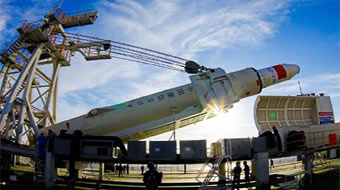 我國首次固體運載火箭海上發射試驗成功