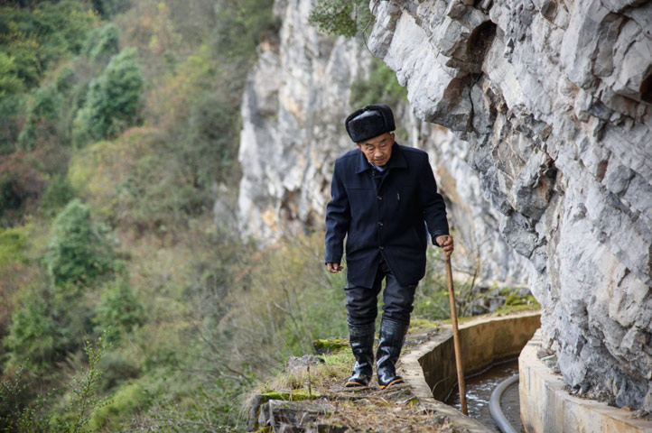 三十多年只为“天渠”，老书记为何感动网友
