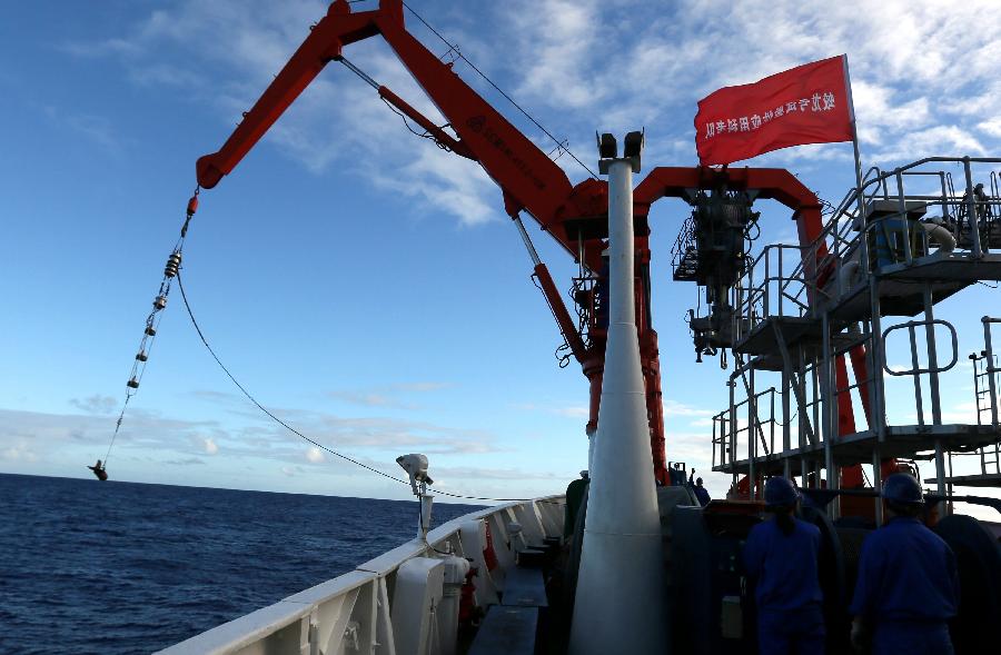 “蛟龙”27日完成马里亚纳海沟第3潜