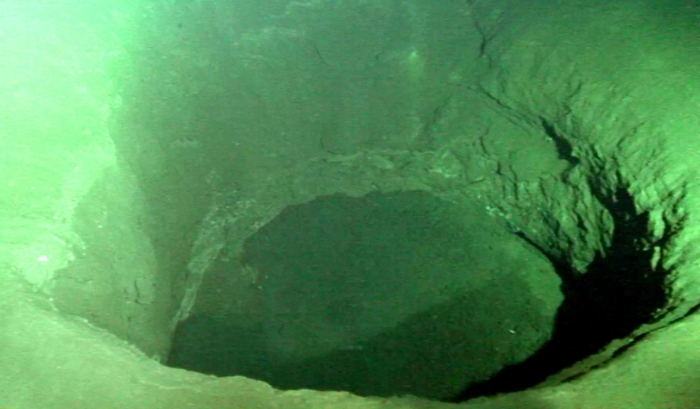 深潜日记：马里亚纳天空下的“蛟龙”探海