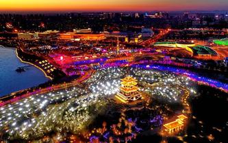 河北唐山：璀璨花灯迎元宵