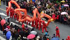 浙江德清：乾龙灯会闹元宵