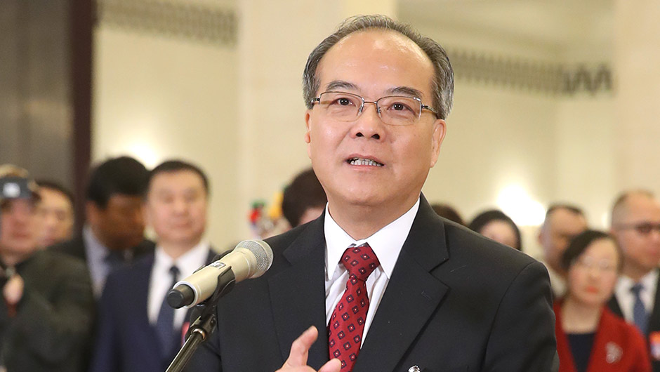 全国人大代表林少春接受采访