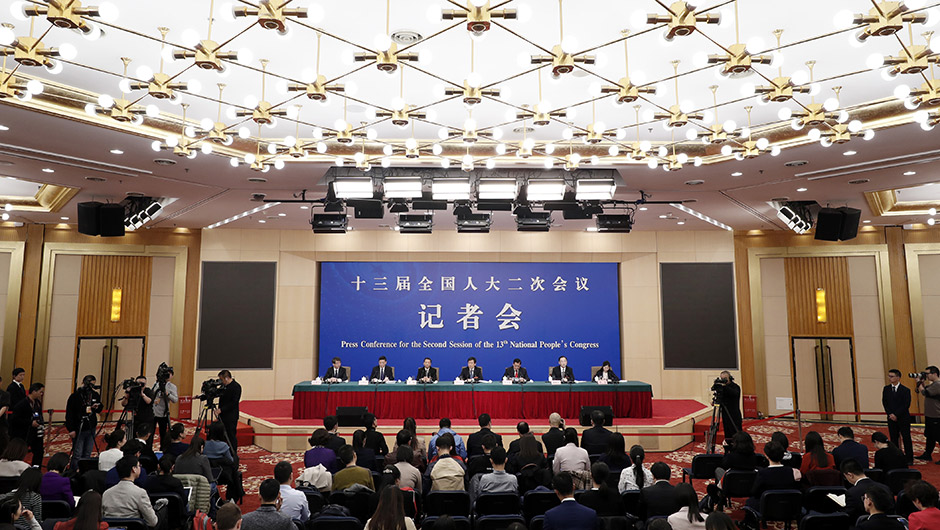 全国人大相关负责人就“人大监督工作”答记者问