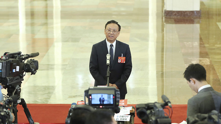 最高人民法院副院长江必新接受采访