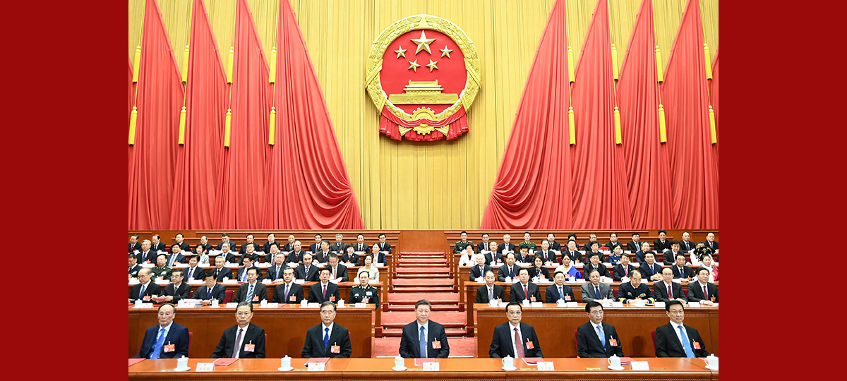 (Deux Sessions) L'organe législatif national chinois tient la réunion de clôture de sa session annuelle