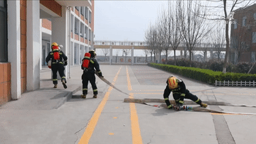 留守儿童学校的消防紧急疏散演练