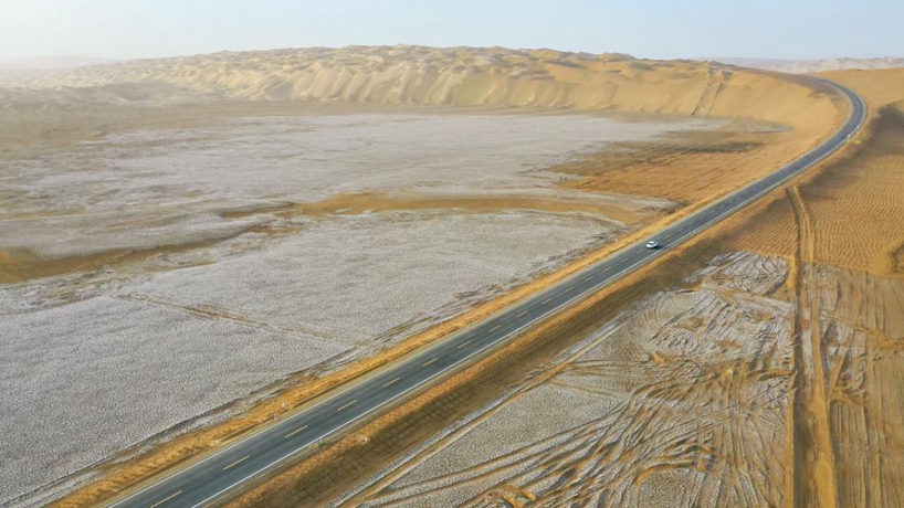 第三條穿越世界第二大流動沙漠公路通車