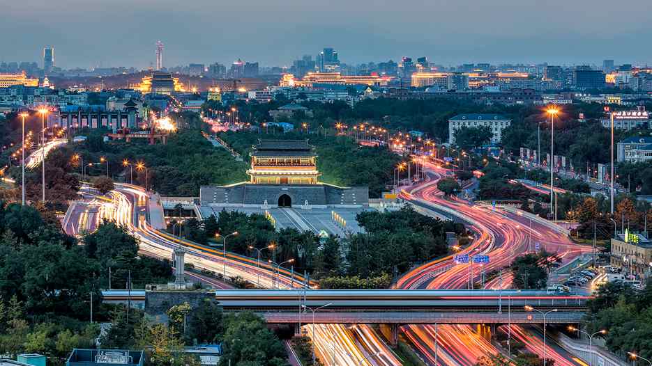穿越中轴线，感受北京城在积厚流光的底蕴下如何焕发新彩