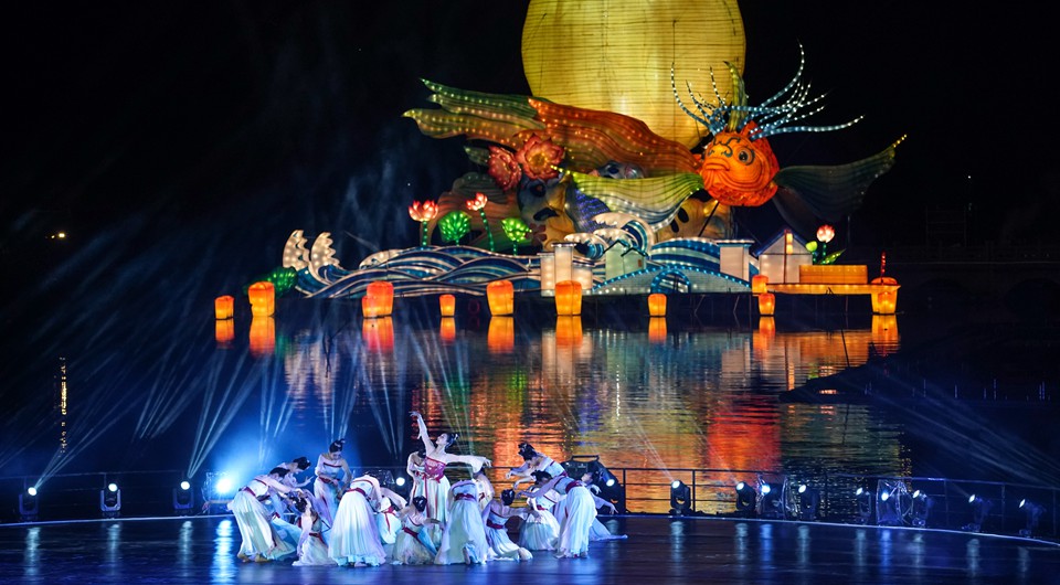 2022海峡两岸（昆山）中秋灯会开幕