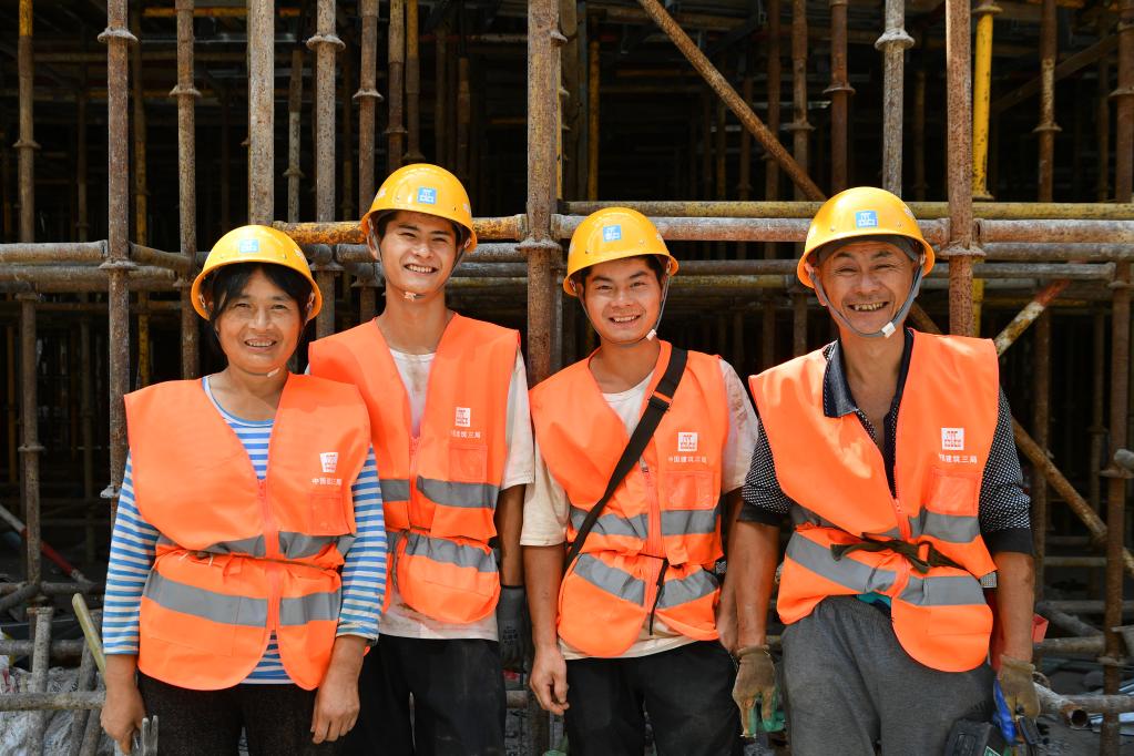 木工张志军一家的&ldquo;反向团圆&rdquo;