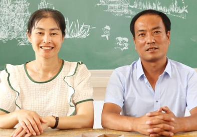 长城脚下，这对教师夫妻并肩守望