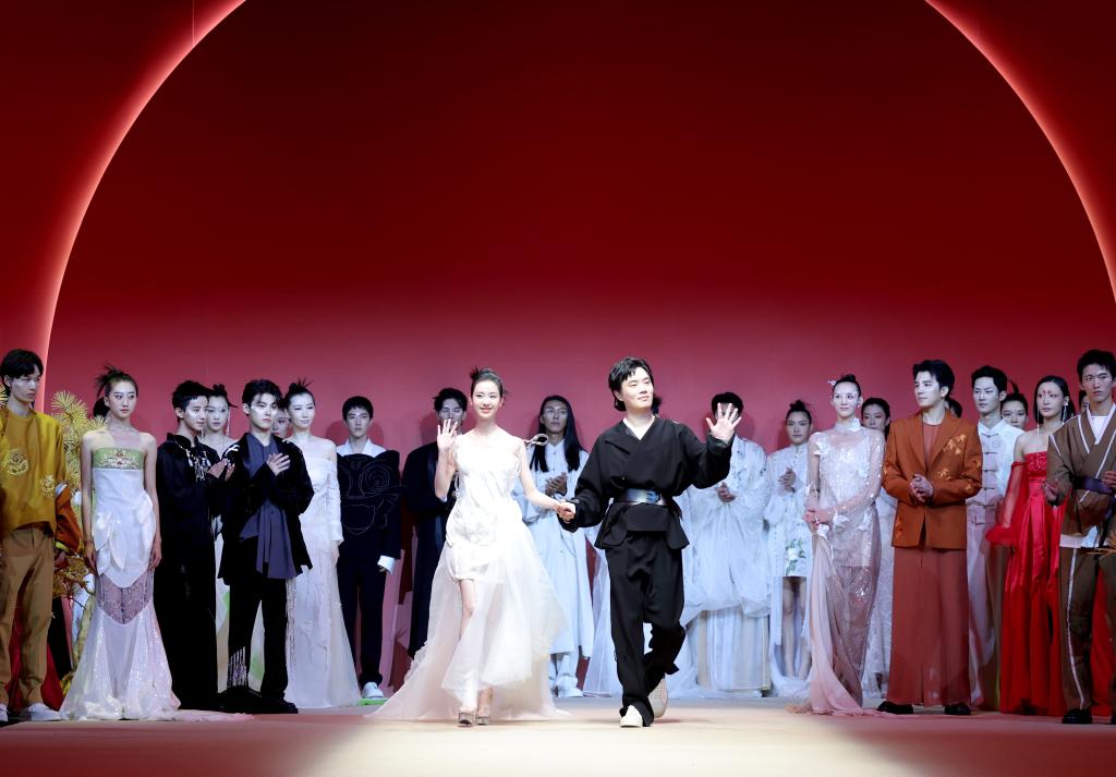 “梦幻西游X三寸盛京·张彦”时装发布会在京举行