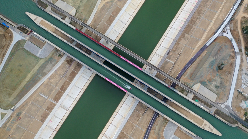 河上有河！無人機帶你鳥瞰世界單跨最大“水上立交”