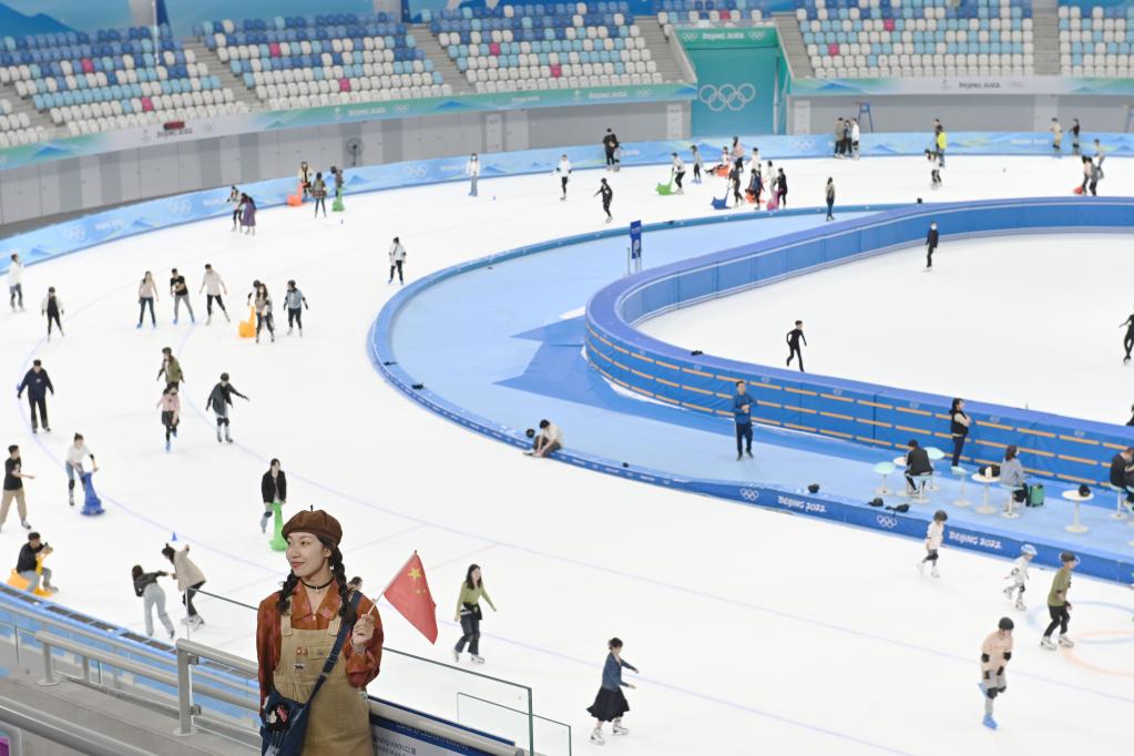 &ldquo;冰丝带&rdquo;里人气旺