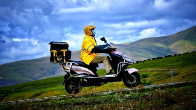 高原小城骑手甲热：外卖&ldquo;跑出&rdquo;幸福路