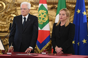 意大利新政府宣誓就职 梅洛尼成首位女总理