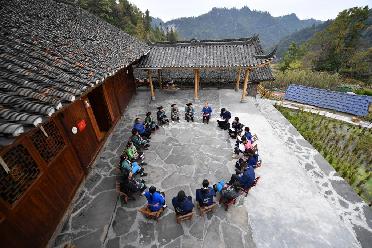 &ldquo;不管多偏远的地方，都不会被落下&rdquo;&mdash;&mdash;十八洞村里宣讲二十大精神的&ldquo;院坝会&rdquo;