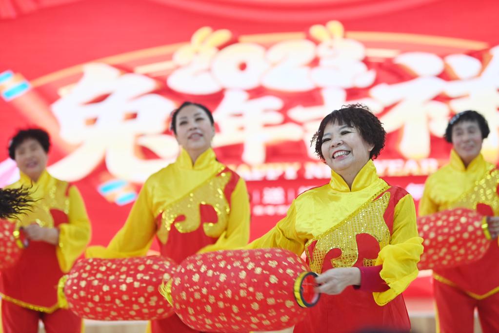 新华全媒+&middot;新春走基层丨&ldquo;乡村春晚&rdquo;庆小年