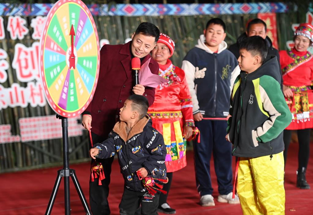 广西柳江：&ldquo;村晚&rdquo;迎新春