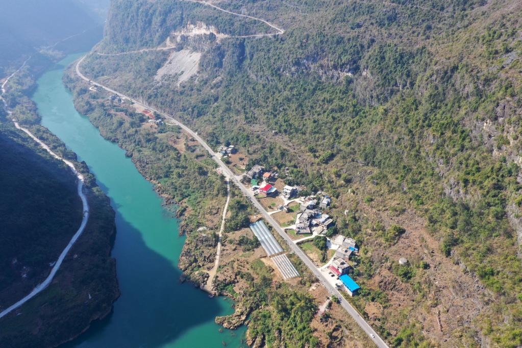 新华全媒+丨在大山种地的&ldquo;85后&rdquo;黄启林