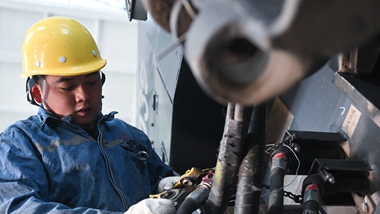 “95后”机车工长的首次春运“大考”