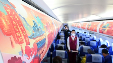 飞向春天的“诗意航班”