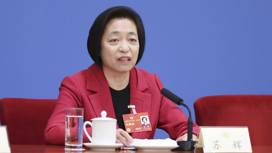 台盟中央主席苏辉在记者会上