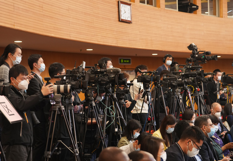 十四届全国人大一次会议在北京梅地亚中心多功能厅举行记者会