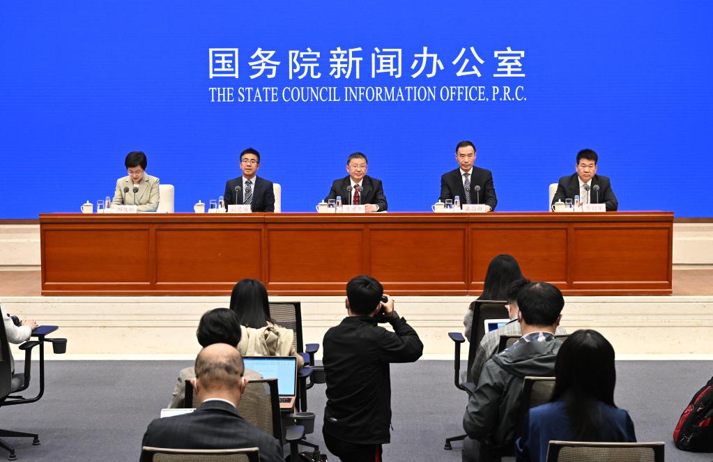 新华全媒+丨国新办举行&ldquo;权威部门话开局&rdquo;系列主题新闻发布会介绍&ldquo;全面落实党的二十大精神 深入推进能源高质量发展&rdquo;有关情况