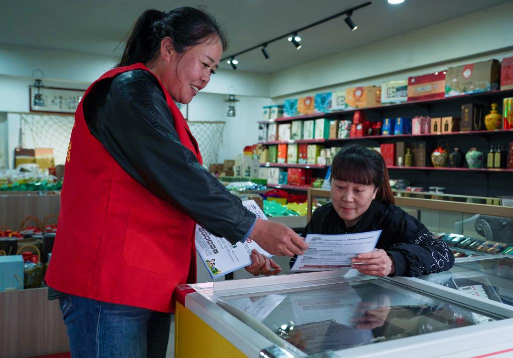 浙江建德：每天&ldquo;劳动一小时&rdquo; 志愿服务让城市更美
