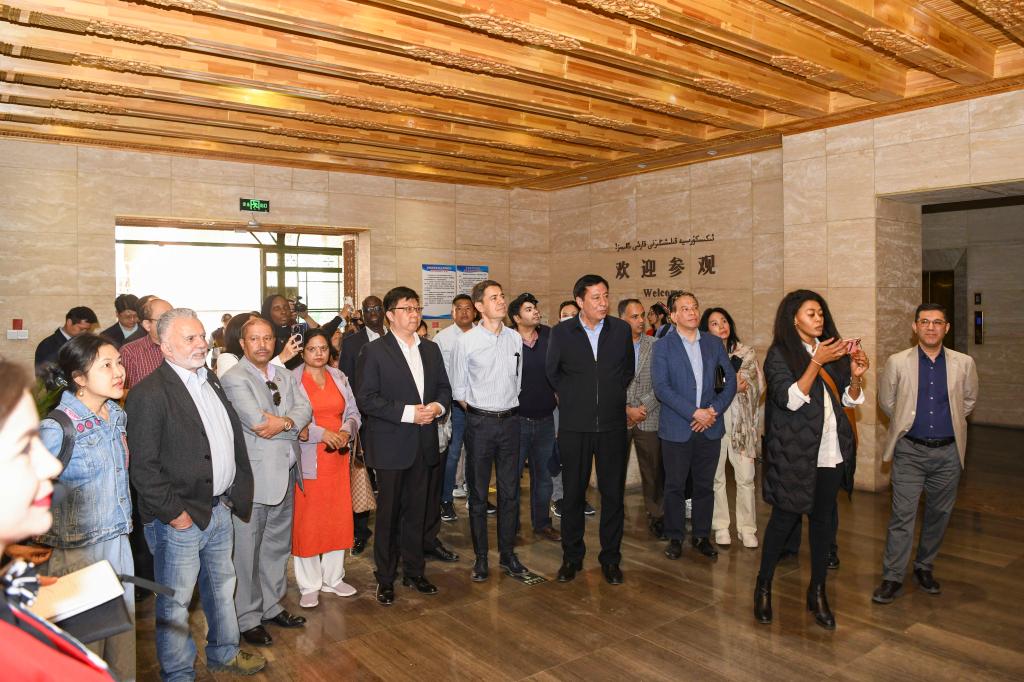 点赞新疆发展变化，驳斥外媒编造假新闻&mdash;&mdash;部分国家驻华总领事参访新疆