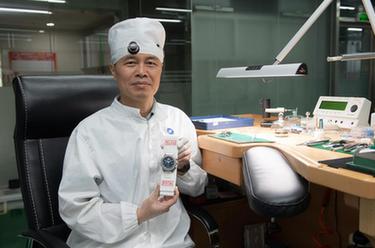 劳动者之歌｜钟表维修技师刘中华：33年，用心与&ldquo;芯&rdquo;交流