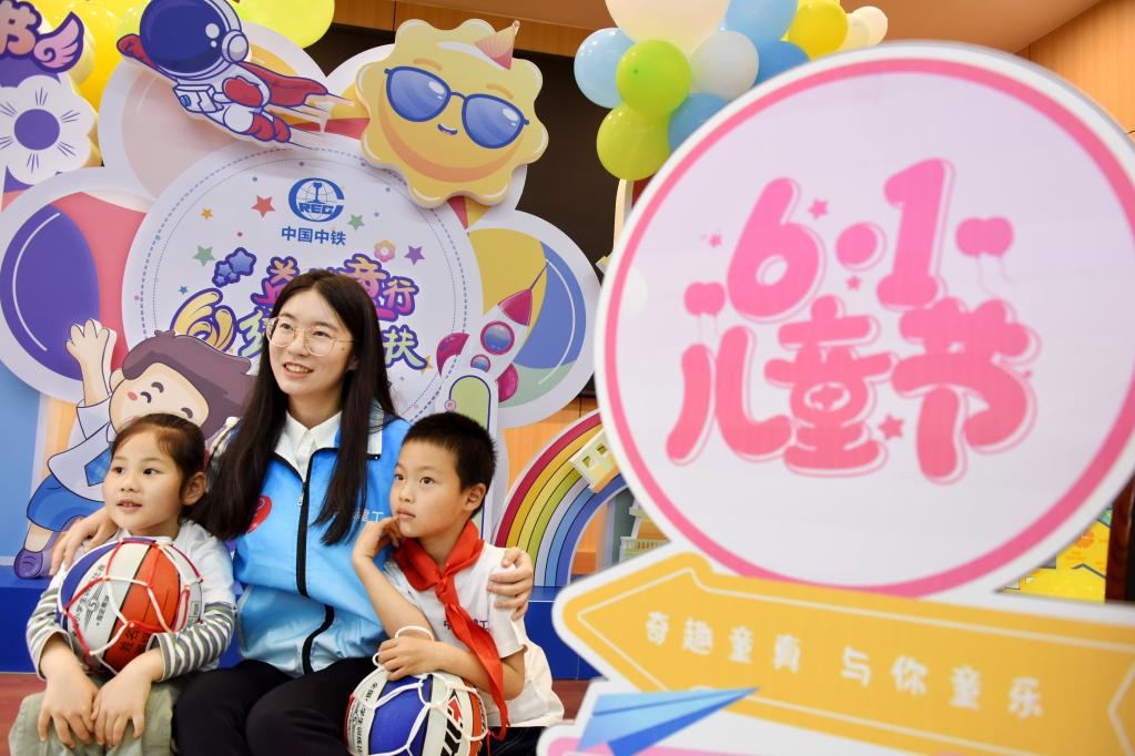 青岛：工地爱心结对迎&ldquo;六一&rdquo;