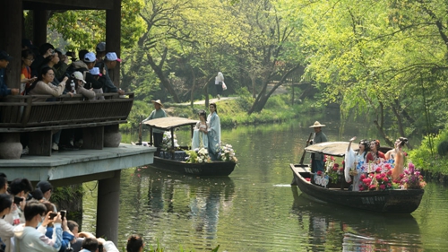 新华时评：人文之美蕴涵发展之力