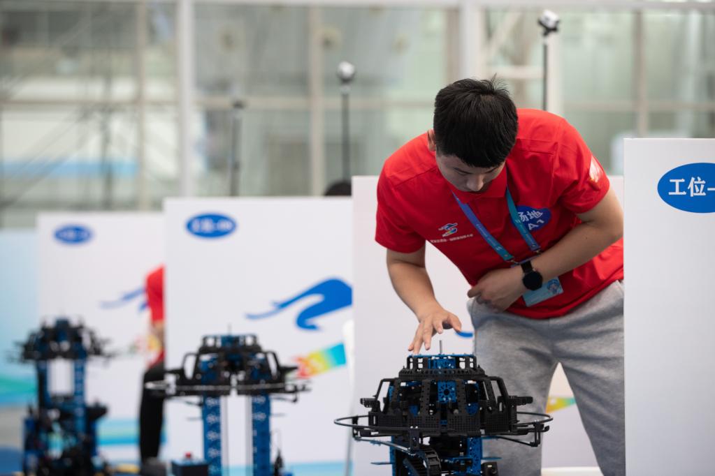 哈尔滨：职业技能人才&ldquo;比武秀艺&rdquo;