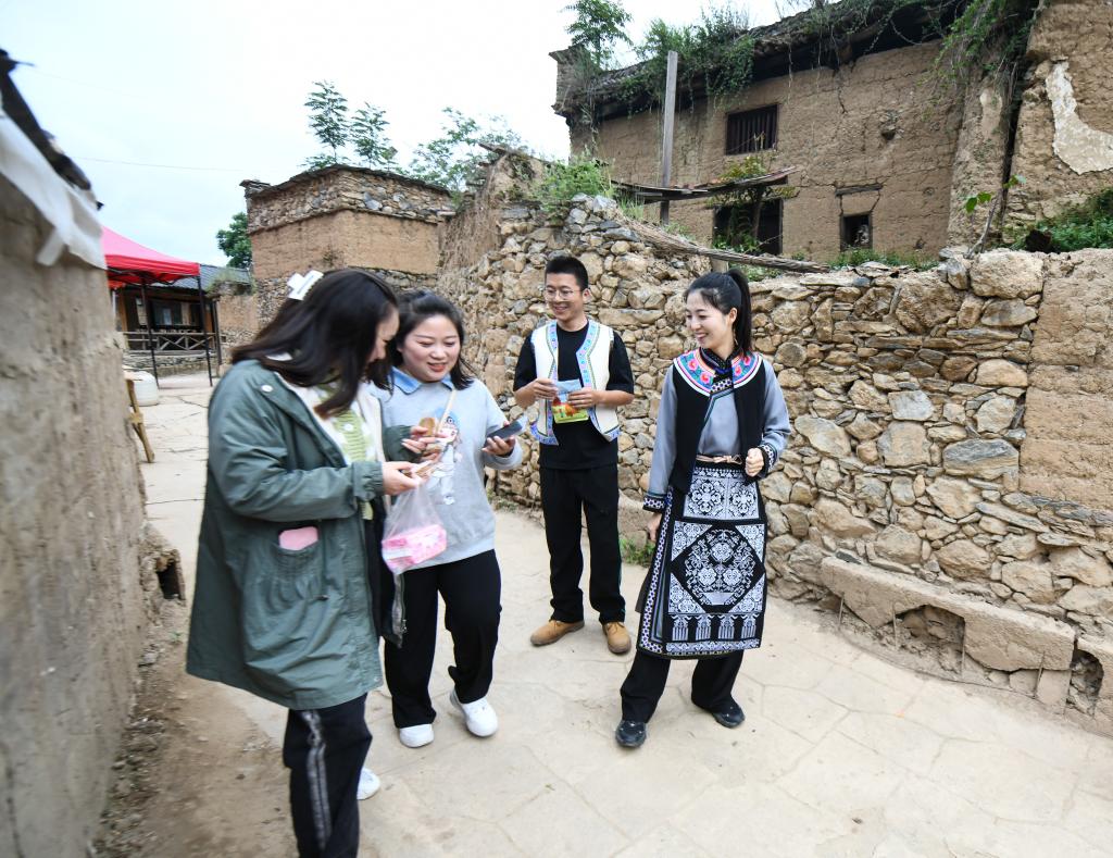 回到大山，&ldquo;95后&rdquo;小伙为家乡带货