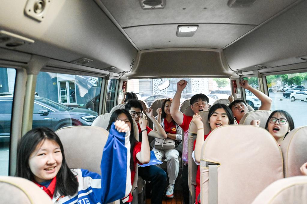 新华全媒+丨坚持陪考17年的&ldquo;特殊陪考团&rdquo;