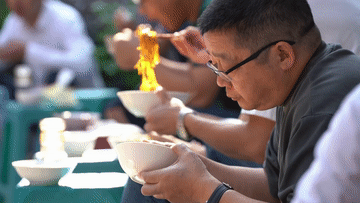 长江美食丨宜宾燃面：“燃”起来的江边面食