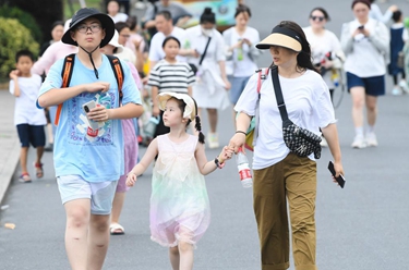 浙江迎持续高温天气