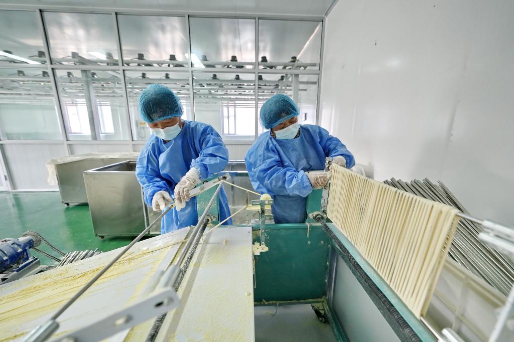 河北迁安：乡村&ldquo;微工厂&rdquo; 就业&ldquo;大舞台&rdquo;