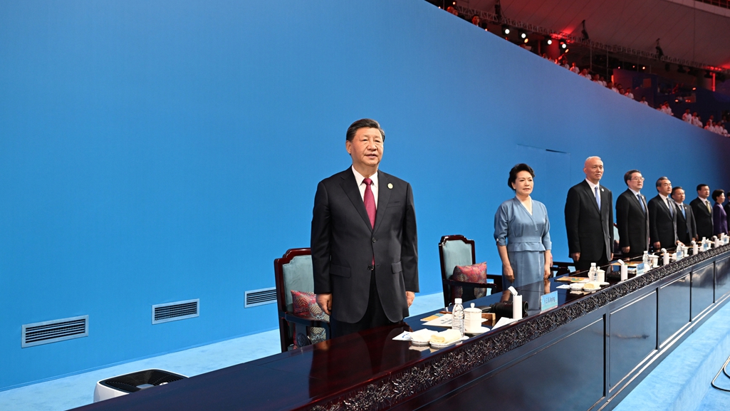 习近平出席成都第31届世界大学生夏季运动会开幕式