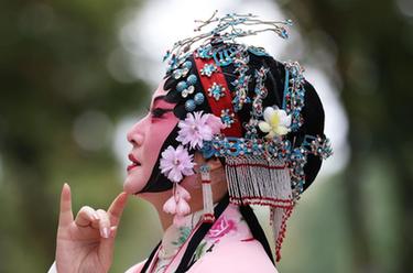 绽放街头&mdash;&mdash;昆曲&ldquo;快闪&rdquo;巴黎