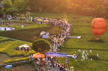 &ldquo;田园市集&rdquo;引客来