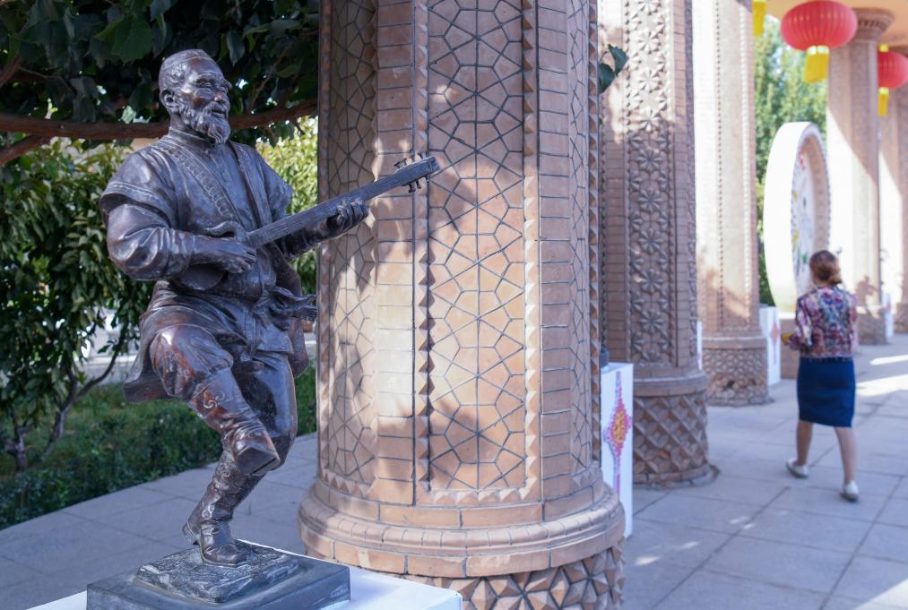 新疆喀什：援疆助力民族乐器&ldquo;声声不息&rdquo;